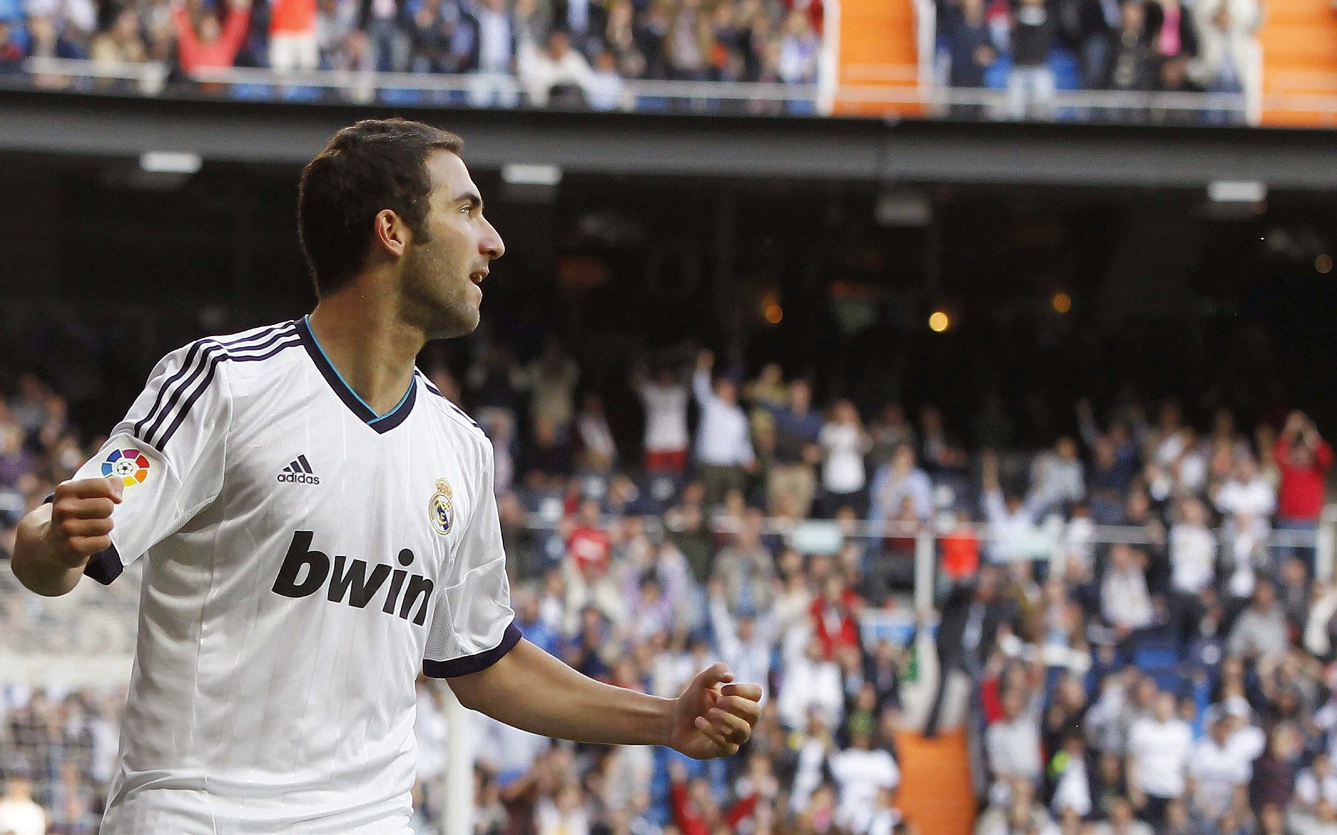 公牛主场取胜，德罗赞关键时刻再度发威，公牛德罗赞交易