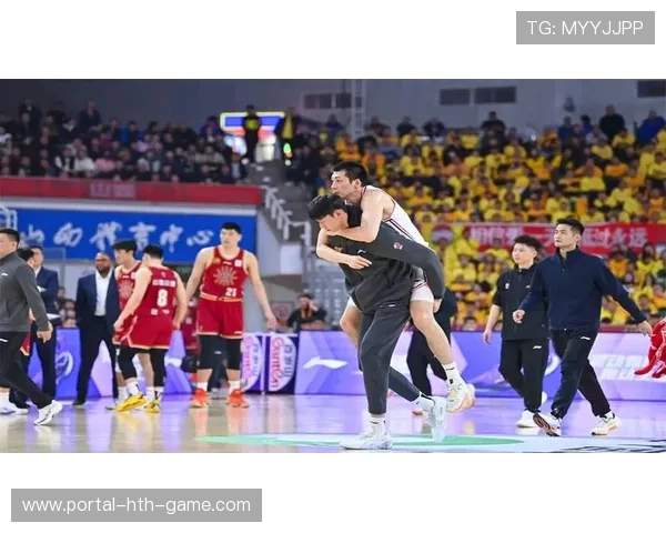 广东迎回硬核锋线！打服杜锋，誓带球队重返总决赛，广东夺冠杜峰发言